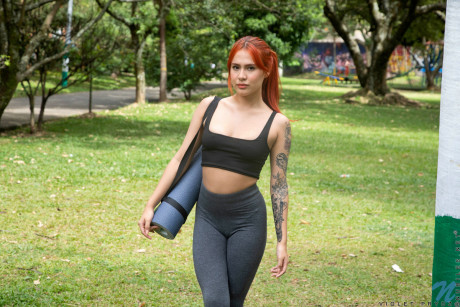 Hot lady gf woman Violet Prydz flashes her titties in a park before a finger fuck at home - #88547