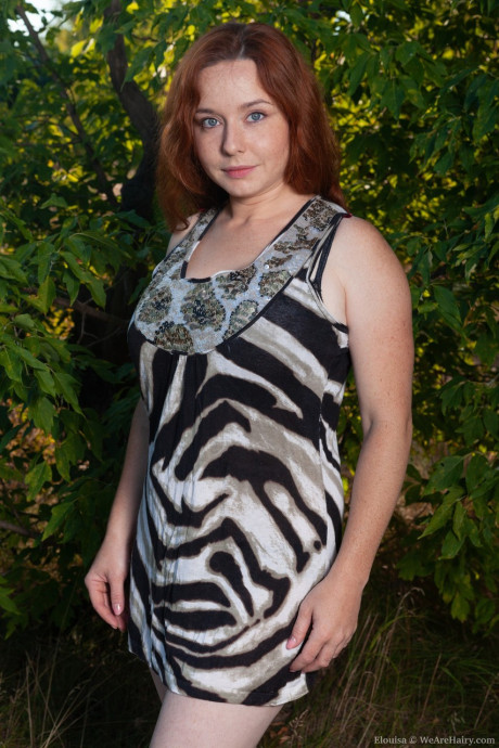 Amateur ginger Elouisa plays with her fuzzy cougar vagina & enormous boobs in nature - #195543