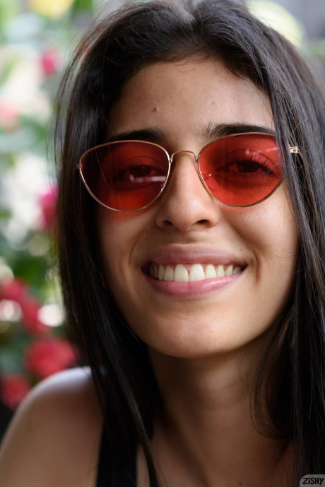 Pretty American babe Ileana Burgos shows her juicy boobs & her huge butt - #267072