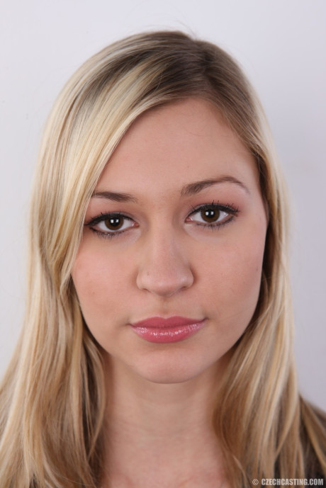 Kinky blondie amateur goes from fully clothed to to standing undressed as can be - #144899