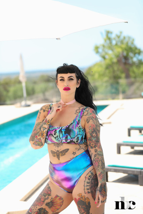 Tattooed fatty Cherrie Pie stripping and posing naked by the pool - #90372