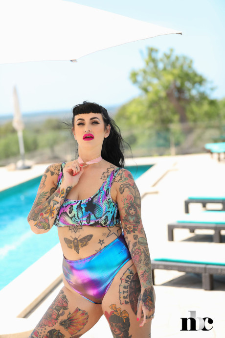 Tattooed fatty Cherrie Pie stripping and posing naked by the pool - #90373