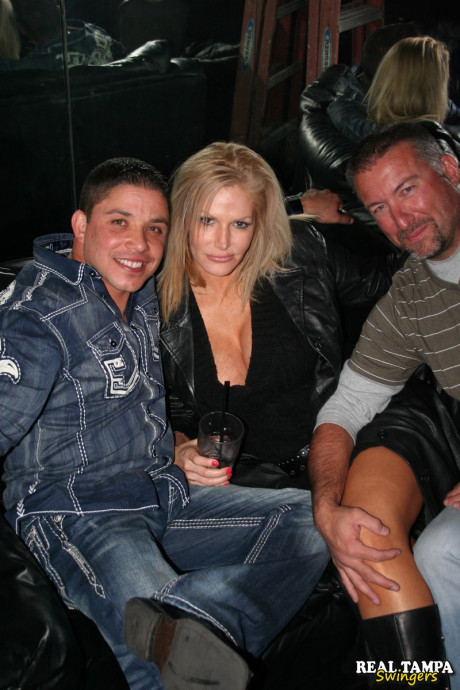 Blondy swinger with large juggs and her friends having fun in the night club - #173485