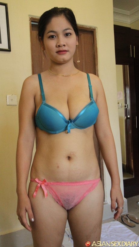 Chubby Thai bitch GF lady Nga shows her large titties and spreads her legs for a dick - #101155