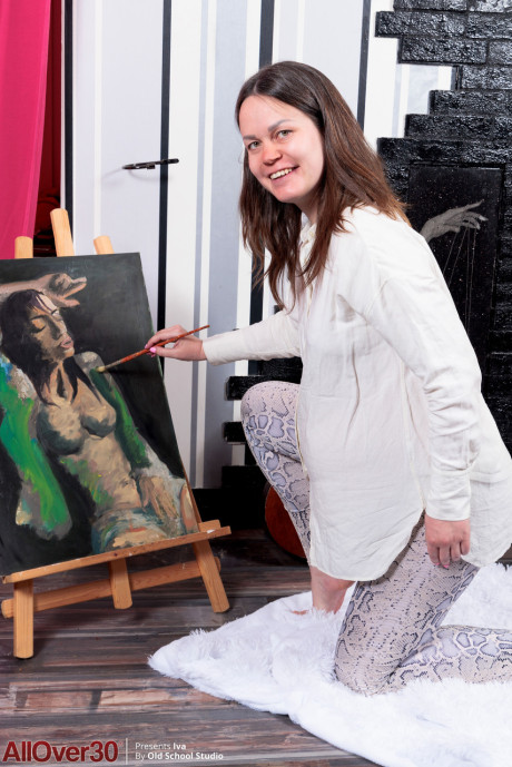 Pregnant artist Iva strips and shows her humongous belly, massive behind & furry snatch - #231174