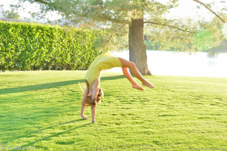 Glamorous blondie in a sweet dress Mary dildoing her horny twat in public - #267471