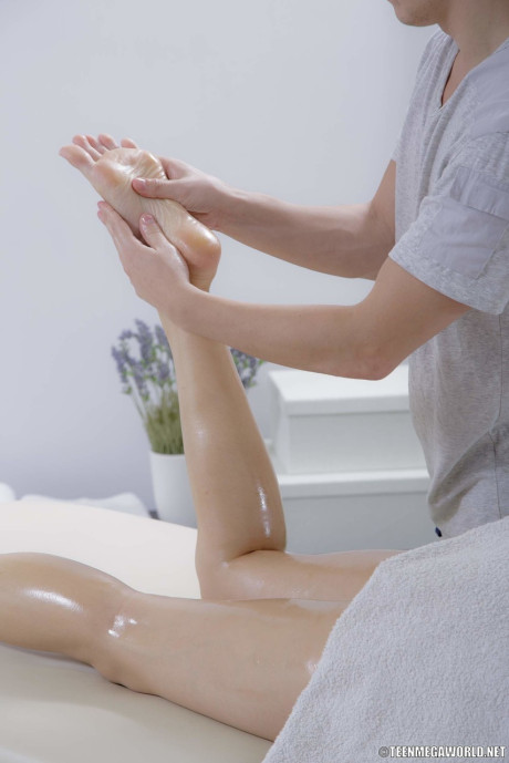 Hot amateur teen Adell gets her oiled behind screwed & cummed on a massage table - #269114