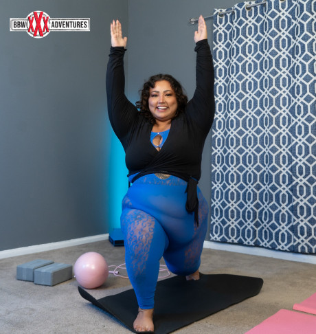 Horny transsexual fatty Peachie Garcia reveals her monstrous boobies and gets rammed - #251055