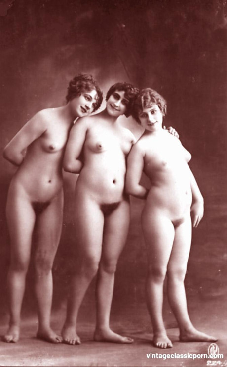 Gorgeous French women show their nice boobies & trimmed cunts in a vintage scene - #141410