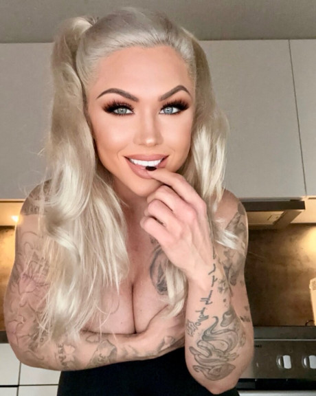 4Based Vikingvanity performed by Vikingvanity XXX Pictures - #221638