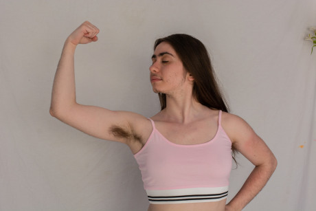 Brunette amateur Kisa Fae exposes her furry body and spreads her bush - #257831