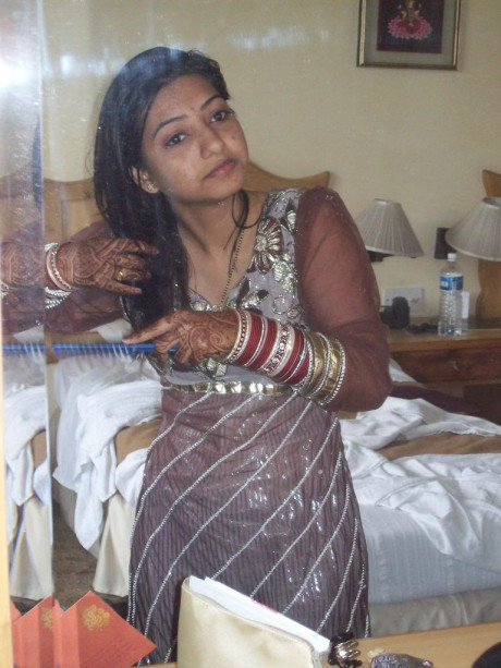 Indian girl GF chick models for naked nude shoot during her honeymoon - #62312