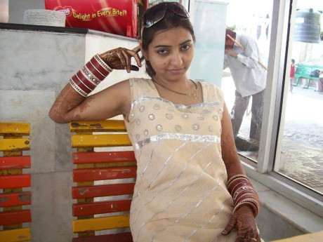 Indian girl GF chick models for naked nude shoot during her honeymoon - #62315