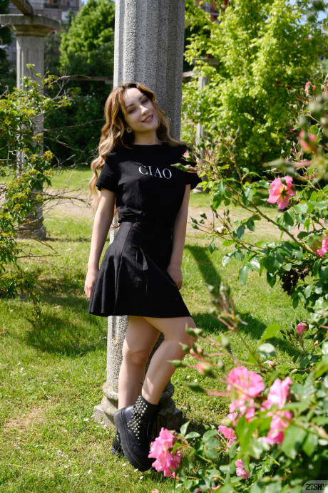 Italian beauty Meleida Tosca flashes her cunt before stripping nude at home - #256192