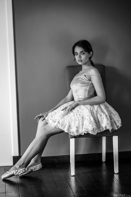 Ravishing ballerina Keira Blue shows her teen tits with puffy nipples - #223784