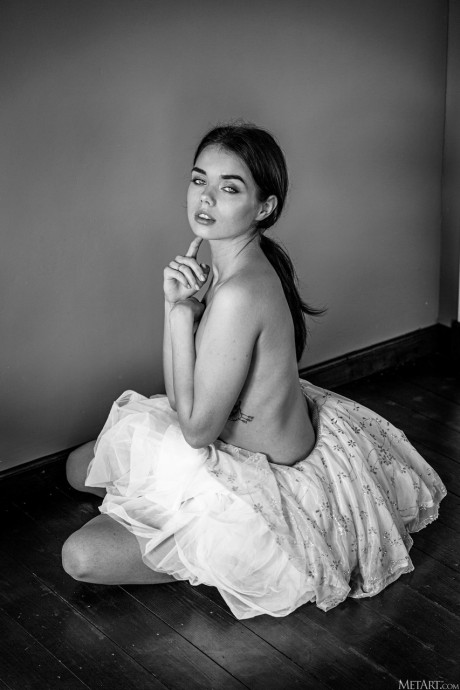 Ravishing ballerina Keira Blue shows her teen tits with puffy nipples - #223787