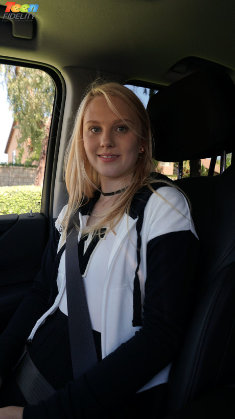 Yellow-haired cheerleader Lily Rader sucks meat in POV & has her teenie vagina sexed - #194076