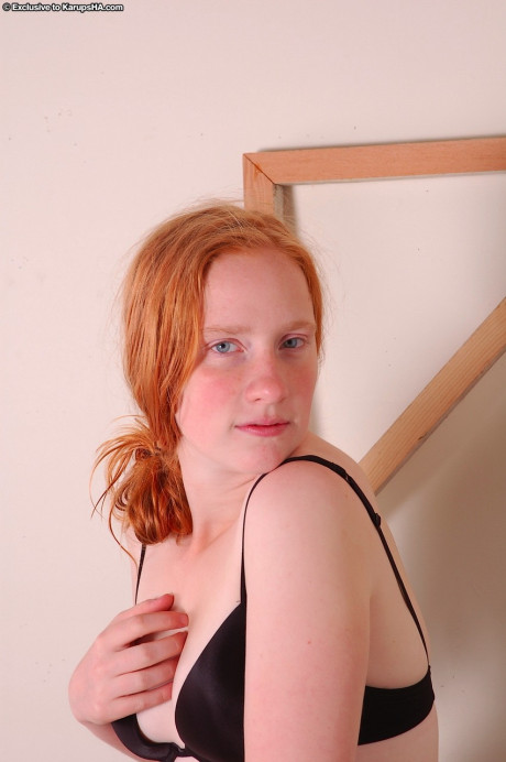 Amateur teenie Claire strips and reveals her curvy body and hairy twat - #59818