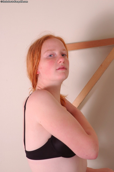 Amateur teenie Claire strips and reveals her curvy body and hairy twat - #59819