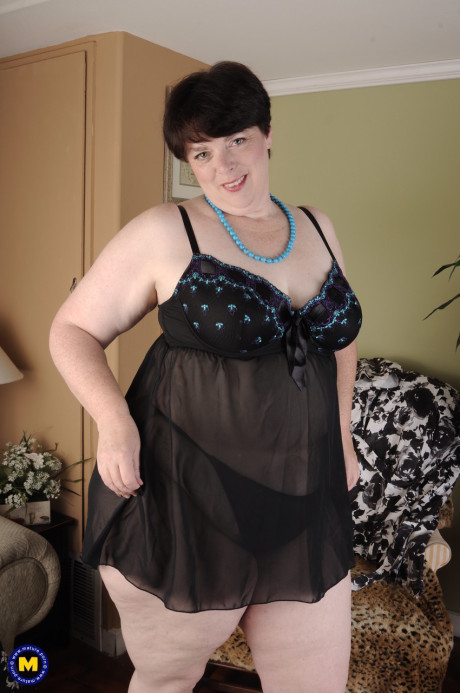 Older BBW Tindala licking her nipple while toying her horny twat - #176600
