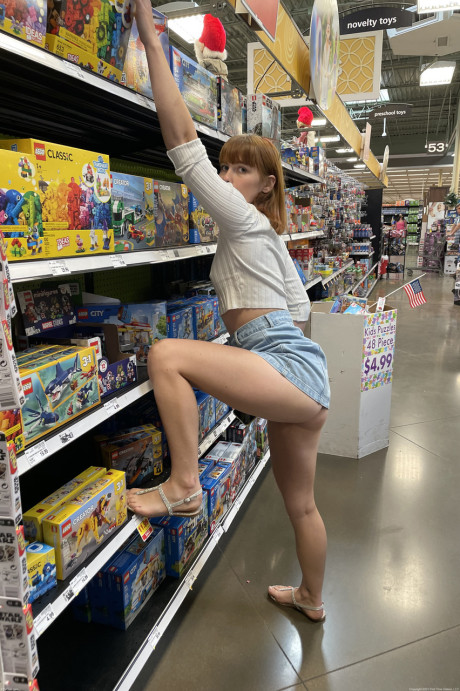 Glamour babe red hair toys her shaved pussy with a veggie and with her dildos - #195104