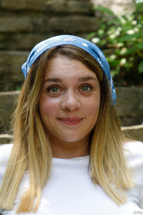 Beautiful fine amateur babe Gabbie Carter flashes her humongous breasts in public - #150140