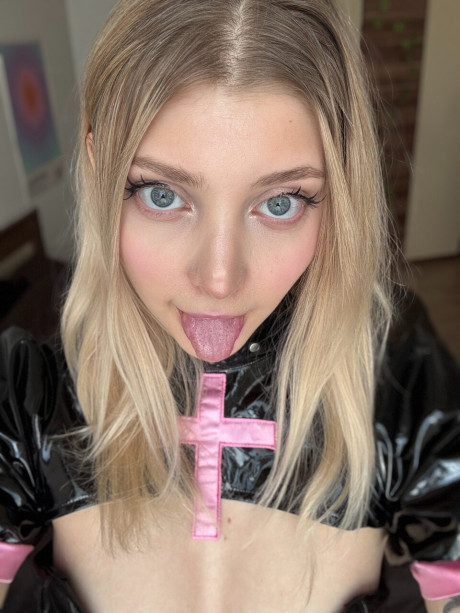 Pretty blonde teenie Lit1le Kitty shows her monstrous booty in sexy fetish wear - #172043