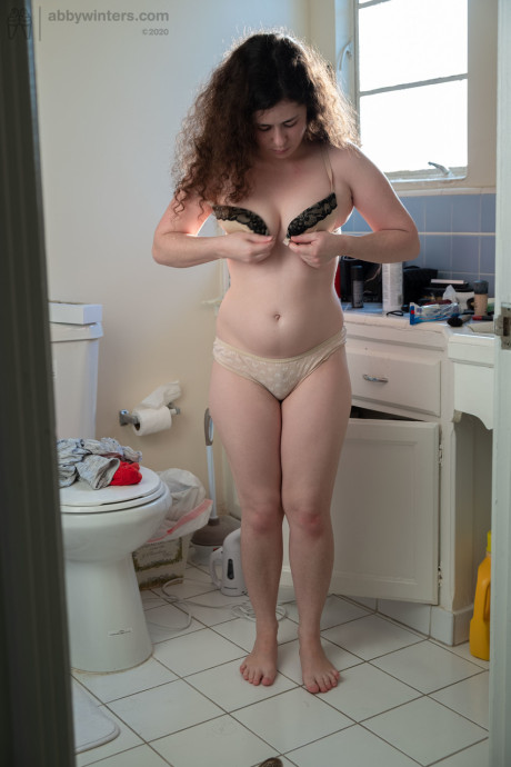 Natural Australian babe Alannah puts her sexy undies and nylons on - #171914