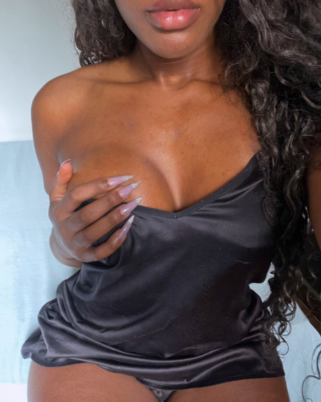 Exotic latina Luana flaunting her large bubble behind and cleavage in a solo - #253845