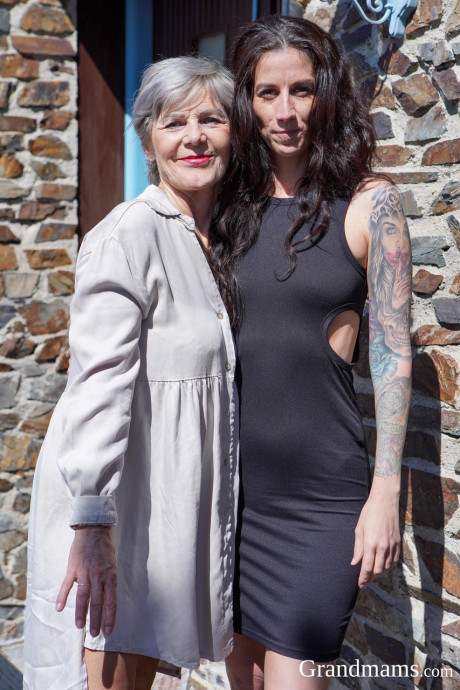 Grandmams Ali Bordeaux, Belinda Bee, Irenka, Kathy White, Peter Stallion, Valent #11642