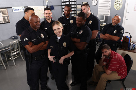 Blondie policewoman Rebel Rhyder undergoes an interracial threesome - #281099