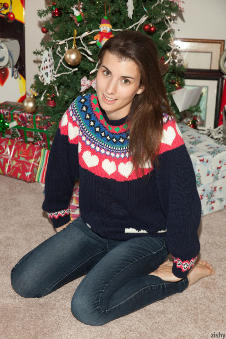 Young GF Melissa Johnston exposes her adorable ass on Christmas day #13052