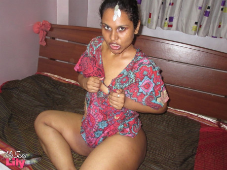 Indian female flaunts her monstrous ass before showing her nude twat - #294402