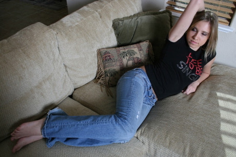 Young chick girl lady Amanda slowly shows her pretty body and nice titties in a solo - #231133