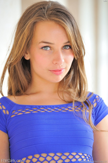 Sensational teenie babe Sofia flashes her pretty booty & vagina in public - #211577