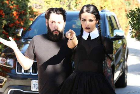Hot goth Katrina Jade seduces her driver & gets her faced jizzed after fucking - #63874
