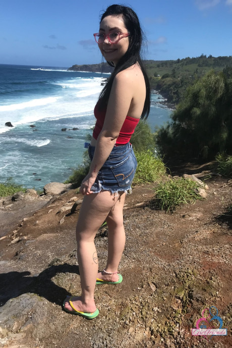 Sweet teen Lenna Lux takes non undressed poses while visiting a tropical location #17106