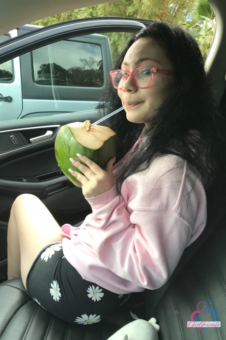 Sweet teen Lenna Lux takes non undressed poses while visiting a tropical location - #314491