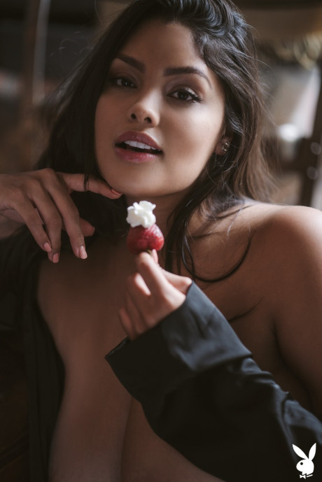 Sweet babe Jocelyn Corona shows her incredible pair of tits & behind #2867