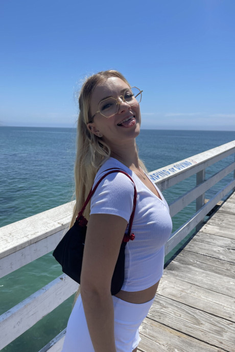 Nerdy amateur teen Riley Star shows her holes up close in her solo compilation - #275683