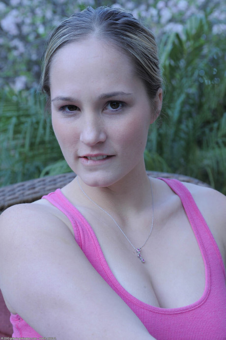Blonde amateur Lynn Pleasant gets naked on a patio seat after some food spills - #299075