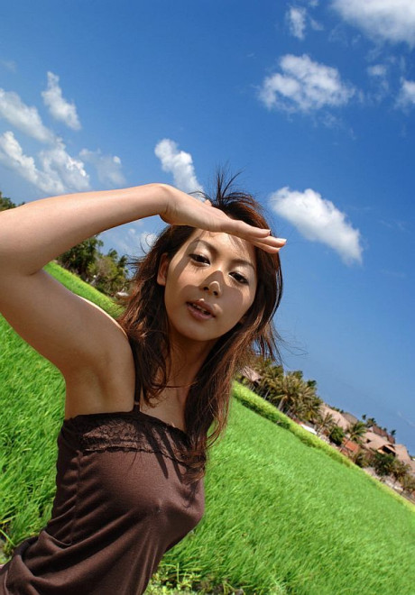 Fresh teen Japanese chick girl lady Honoka exposes her great tits in the countryside - #282887
