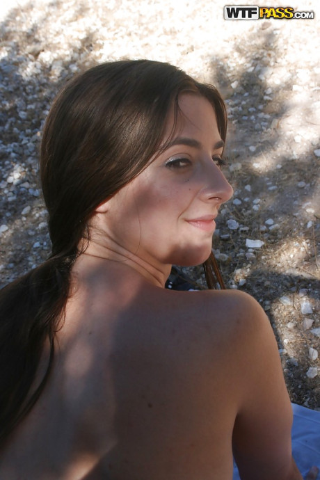 Amateur homemade porn action features hardcore fuck of hot babe outdoor - #212152