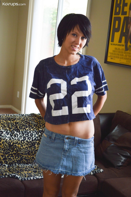 Comely Velvetine flaunts her juicy breasts & gives rear views of her shaved vagina