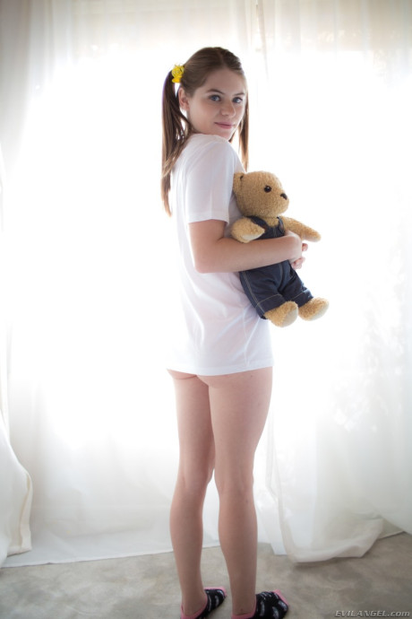 Sweet brunette teen Alice March spreads her legs and shows twat and ass in solo - #201631