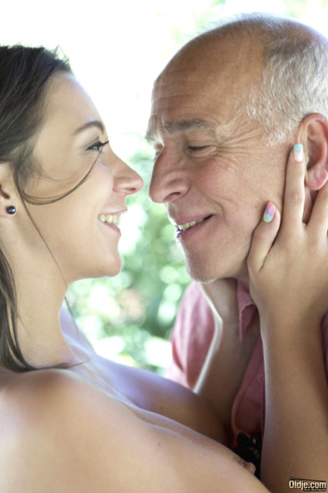 Pretty teenie Julie Skyhigh gets vagina licked and hammered by old sweetheart Sam - #202531