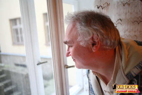 Blonde teenie Violetta swallowing & riding her mature sugar daddy's hard meat - #216859