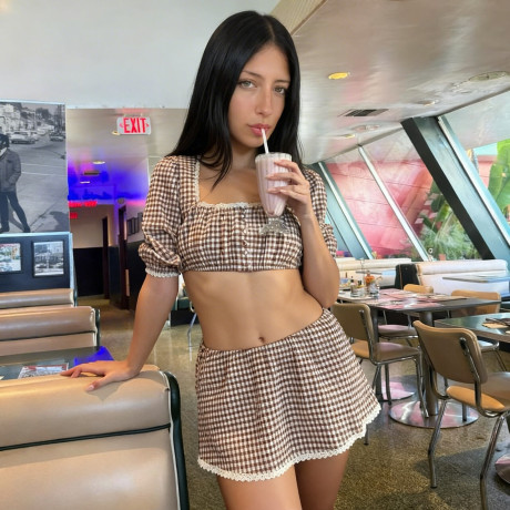 Brunette amateur takes selfie shots in a number of different outfits #15479