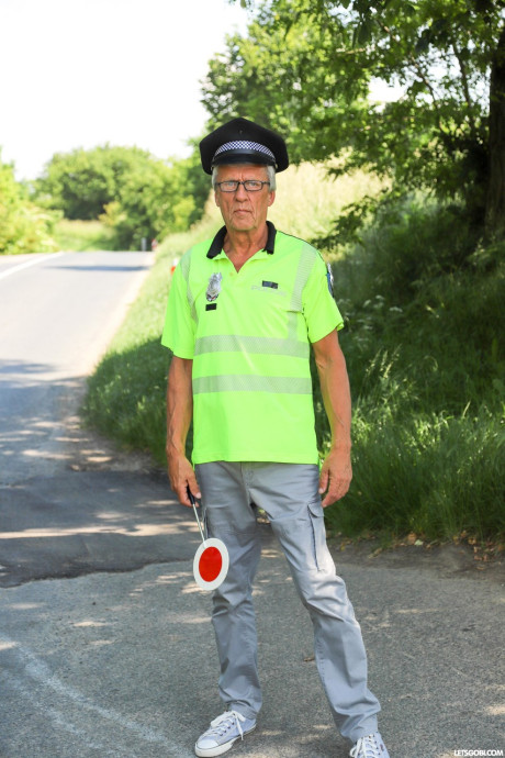 Kinky blonde older shares an mature dick with a thin twink share on a hill - #203511