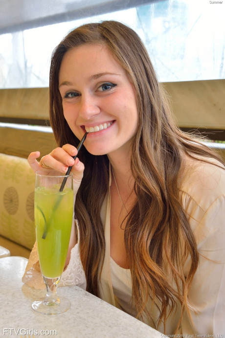 Kinky Summer shaves her snatch at home after flashing it in public - #111765
